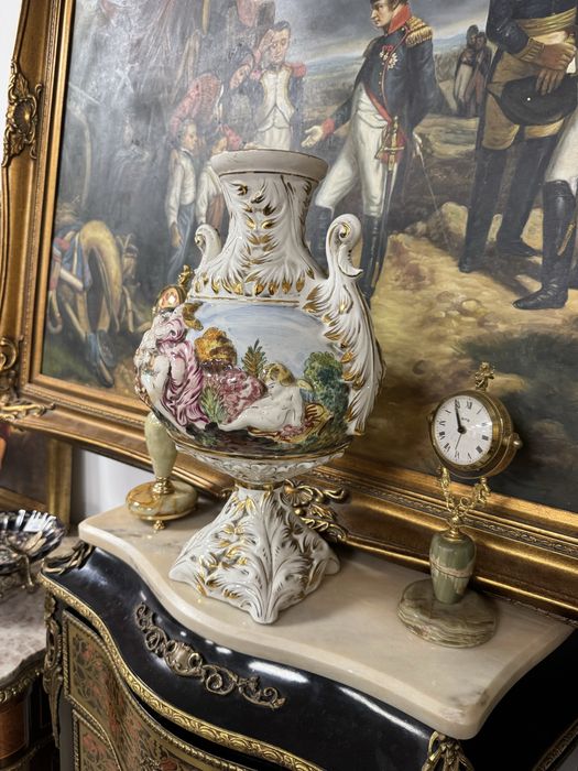 Vaza din portelan capodimonte