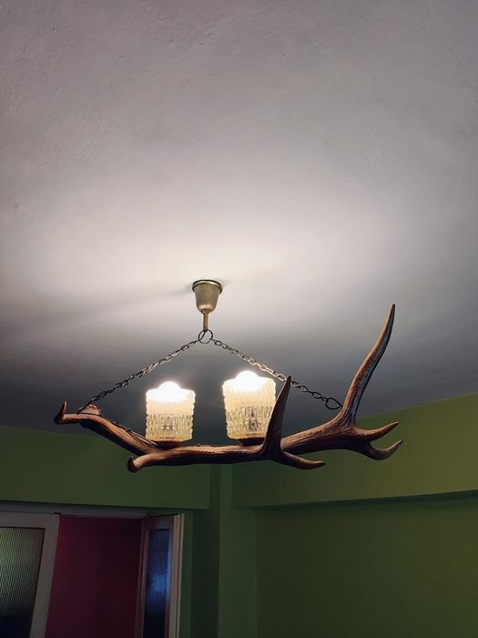Candelabru din coarne de cerb