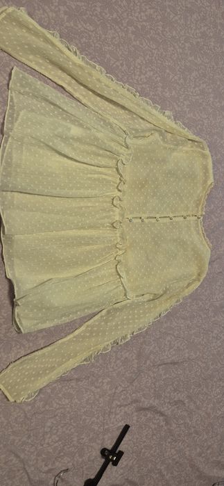 Bluza vaporoasă cu maneca lungă,din sifon brodat