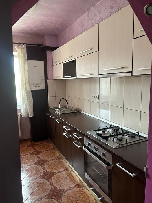Inchiriez apartament 2 camere zona Aleea Steaza