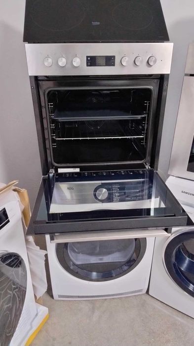 Комплкет Фурна за вграждане + Индукционни котлони Beko-Беко 71 литра