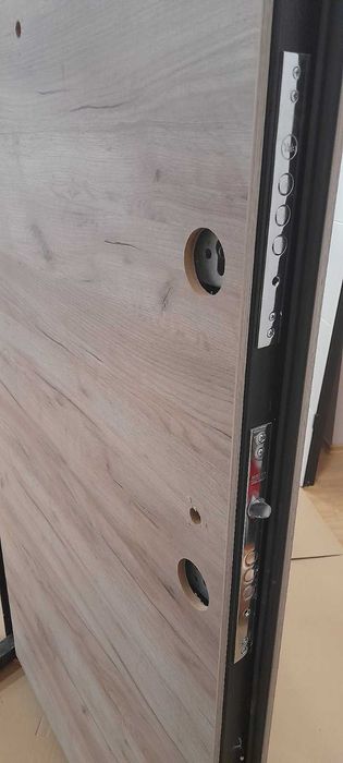 Входни Блиндирани Врати  **РАЗПРОДАЖБА**