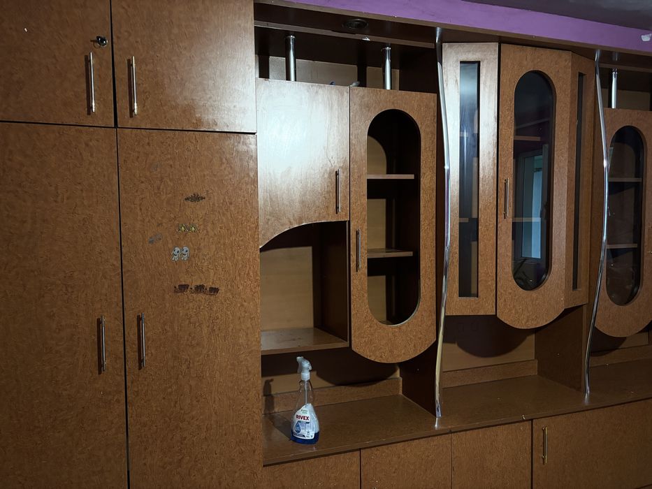 Vând mobila din anunț, pentru detalii contactați mă