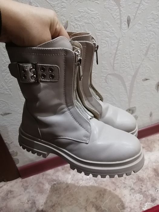 Продам зимние детские сапоги