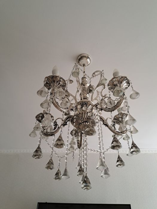 Продам люстры в хорошем состоянии