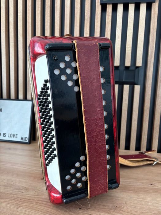 Acordeon Hohner Concerto 2 cu 72 de basi