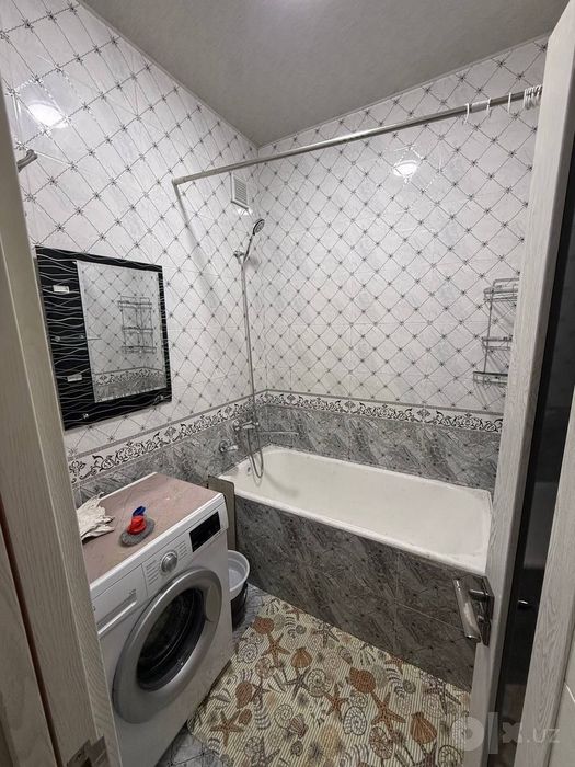 Продам чиланзар 10.  Двух комнатная