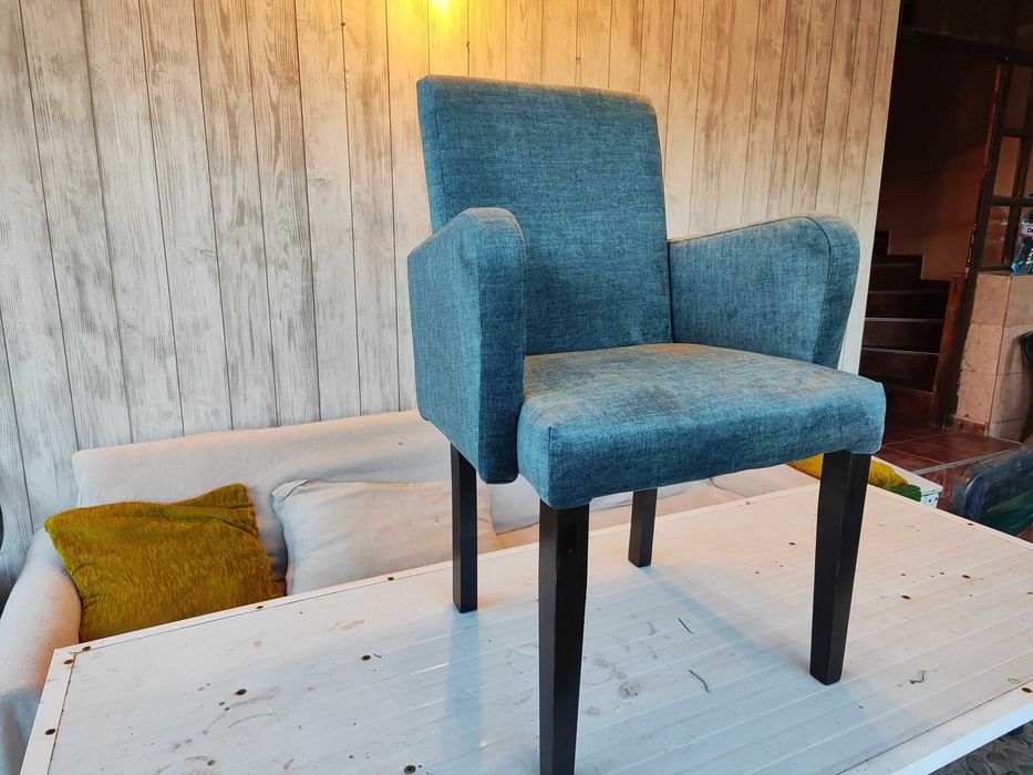 Трапезни столове