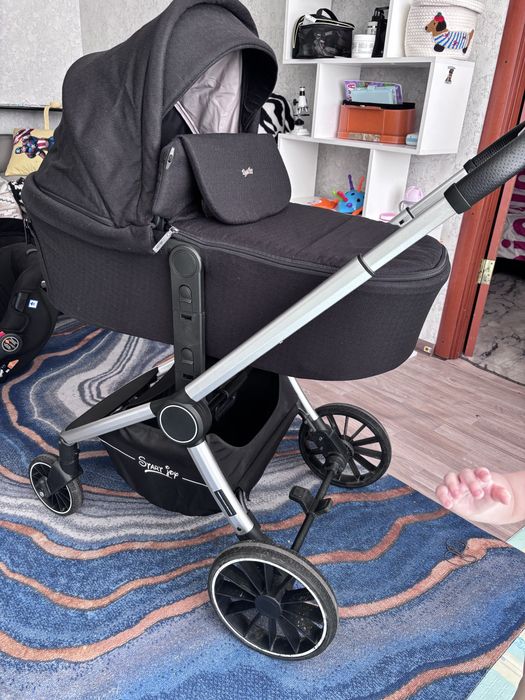 Продам коляску 3 в1