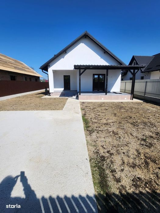 Casa cu 3 dormitoare Hemeiusi Comision 0%