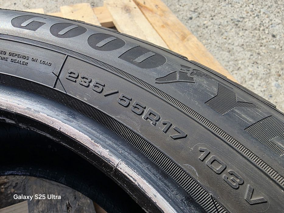 2бр. зимни гуми 235/55/17 GoodYear
