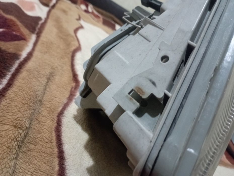 Фара на Мерседес 124 Е