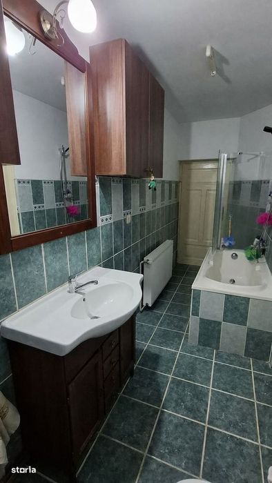 Proprietar-vand casa zona ultracentreala-in apropierea turnului de apa