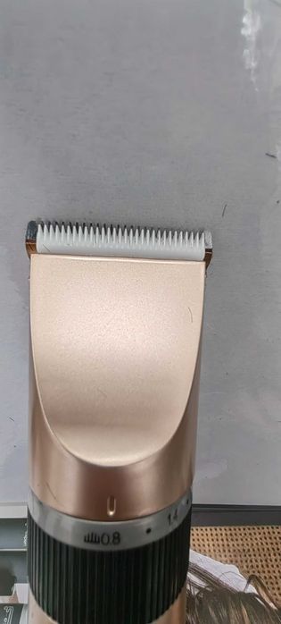 Тример за коса и брада