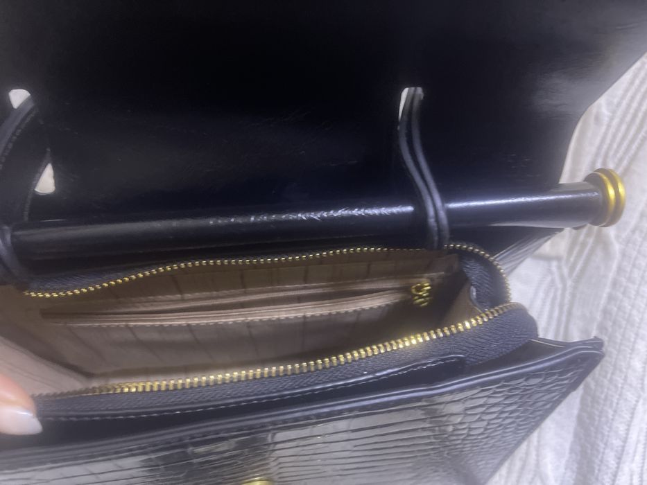 Новая сумка черного цвета ,в комплекте длинная ручка