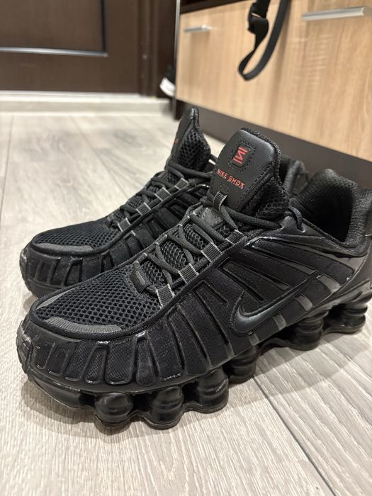 Nike shox обувки
