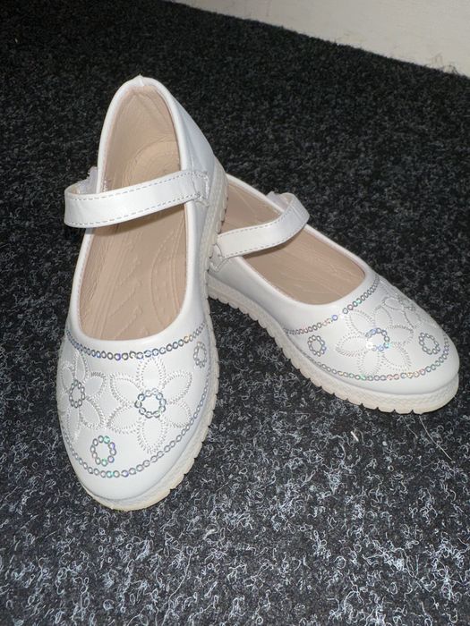 Нарядные туфли для девочки