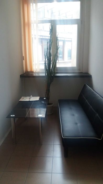 Отдава се напълно обзаведен офис на „Петте кьошета“