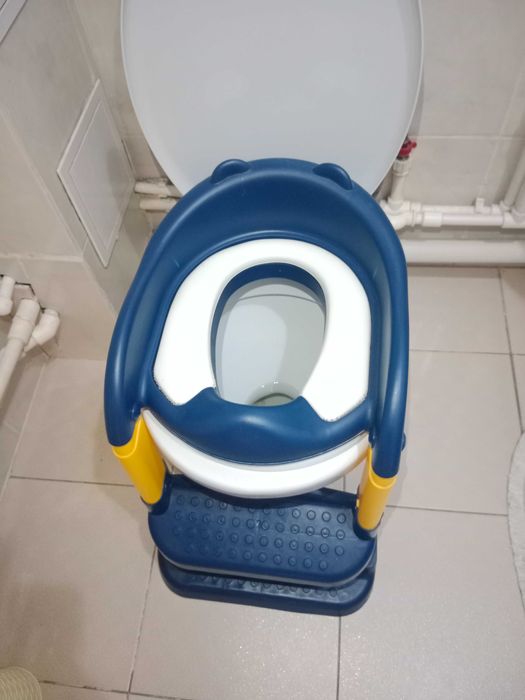 Детское сиденье на унитаз со ступенями