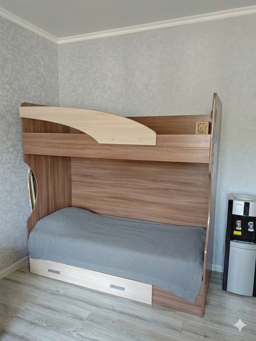 Продам двуярусную кровать