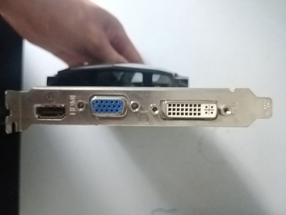 Видеокарта Radeon HD 5670 1GB | HDMI DVI VGA | Gigabyte