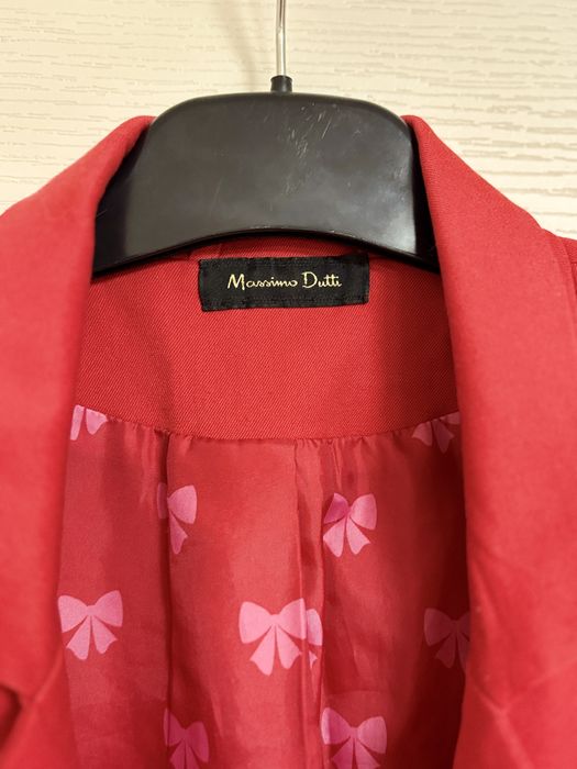 Червено дамско сако Massimo Dutti