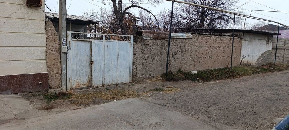 yangi toshmidan 2.5 km kirganda damariqda 6.83 sotix yer sotiladi