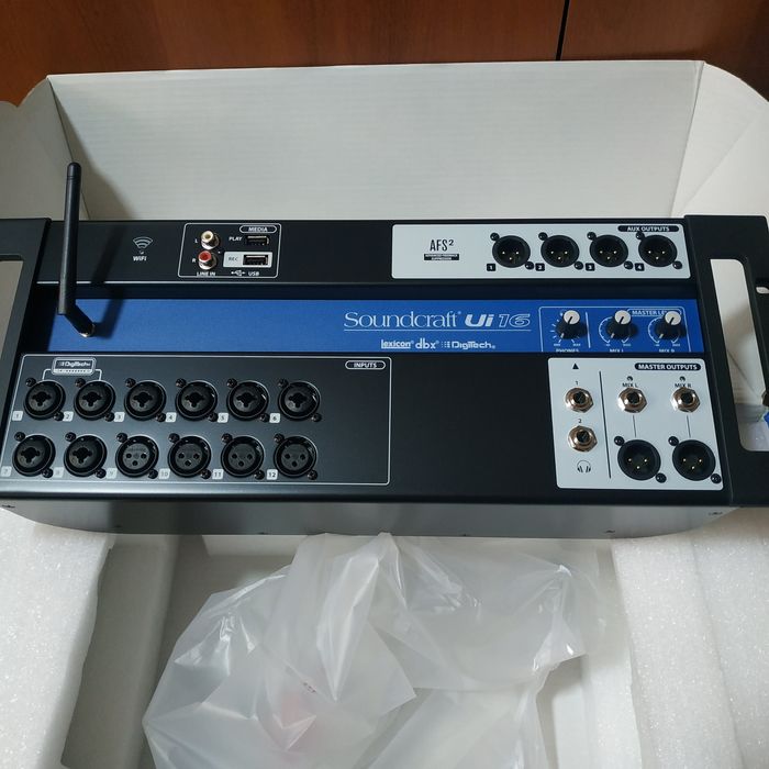 Soundcraft Ui 16 mixer + iPad Air