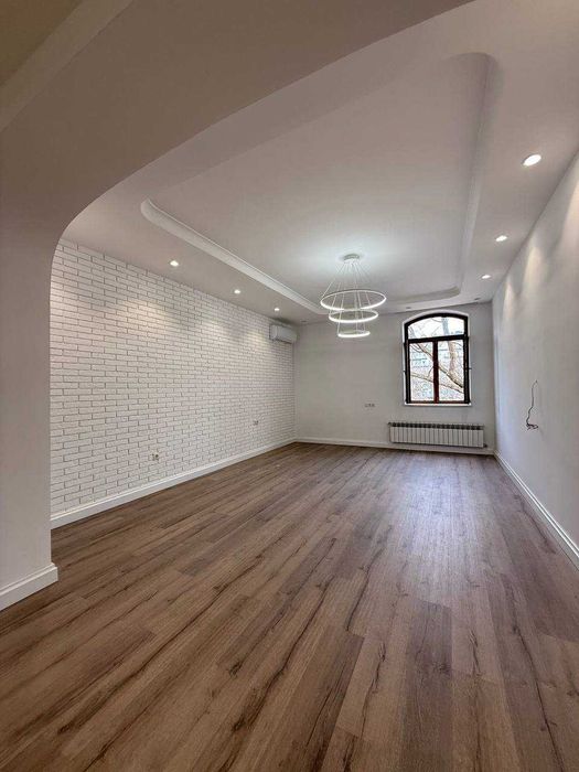 Новостройка Ц-2 Алайский продается 4х ком с ремонтом 212 кв.м