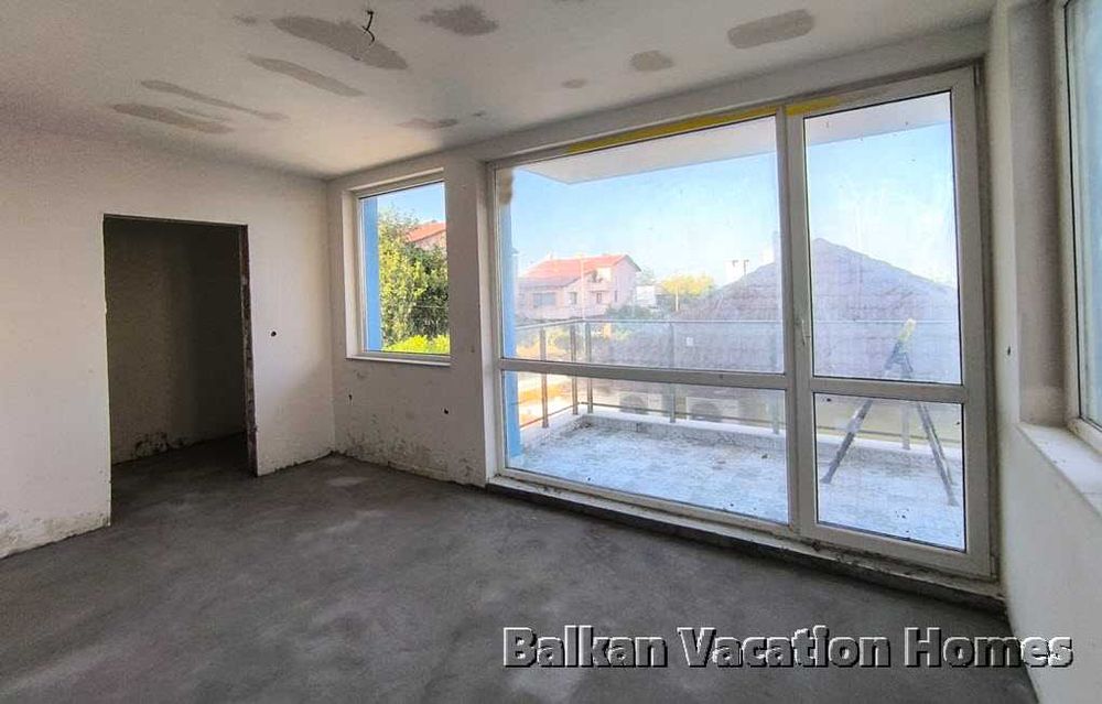 Двустаен апартамент в новопостроена сграда близо до плажа в Бяла