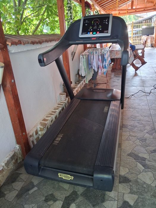 Професионална пътека за бягане  Techogym