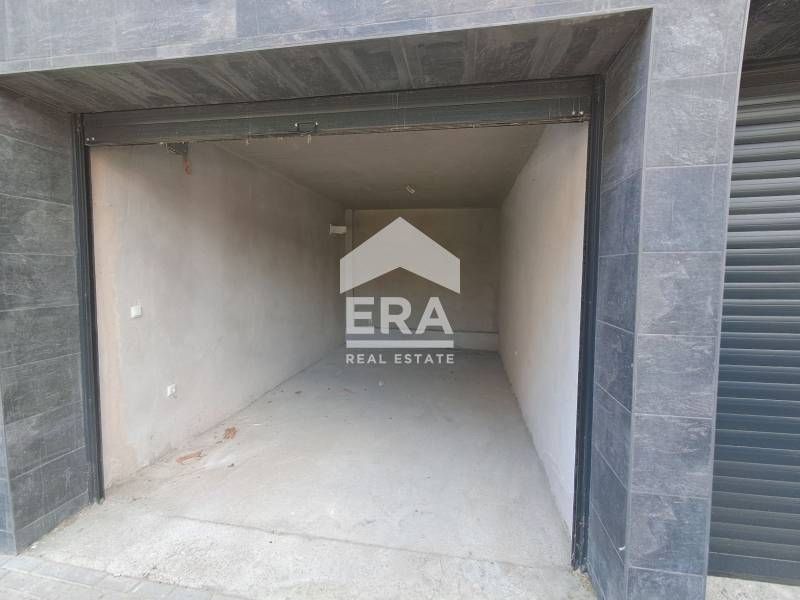 Дава се под наем Гараж / Паркомясто в Варна, Цветен квартал - 19 кв.м за 179 € - Снимка #6