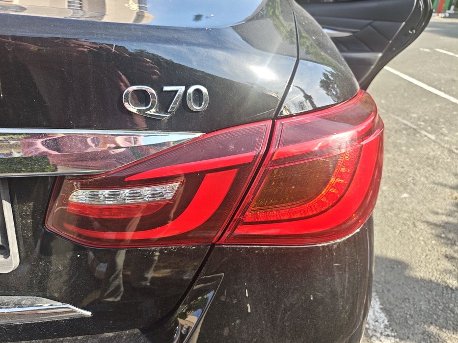 Продавам infinity Q70 - 3.7 - 334 hp - 2017 г. - 176 000 км