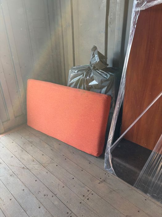 Ъглов диван употревяван