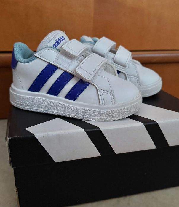 Adidas ,Geox бебешки маратонки и мокасини на HM