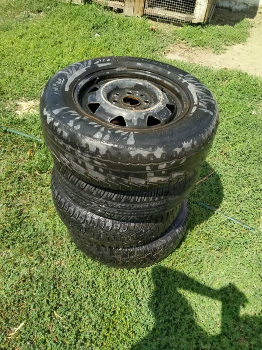 Продам покрышки на audi с дисками