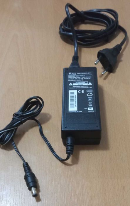 Alimentator DELTA ELECTRONICS 12V  3 .34A cu indicator Led