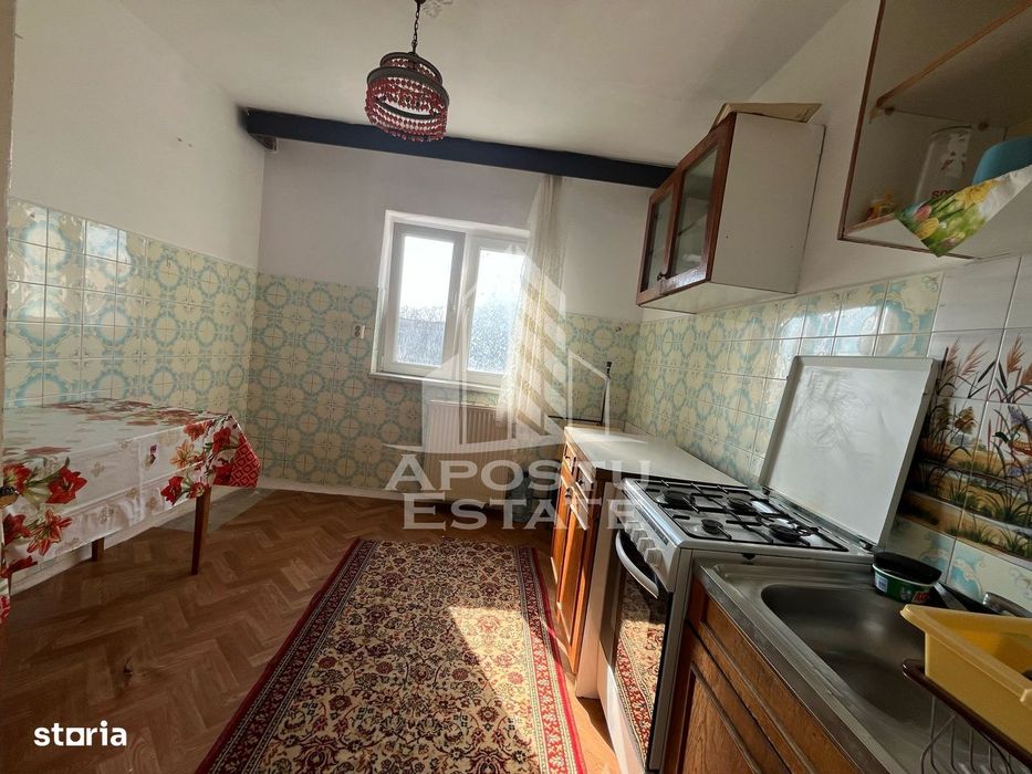 Apartament cu 3 camere, decomandat, situat in zona Sagului