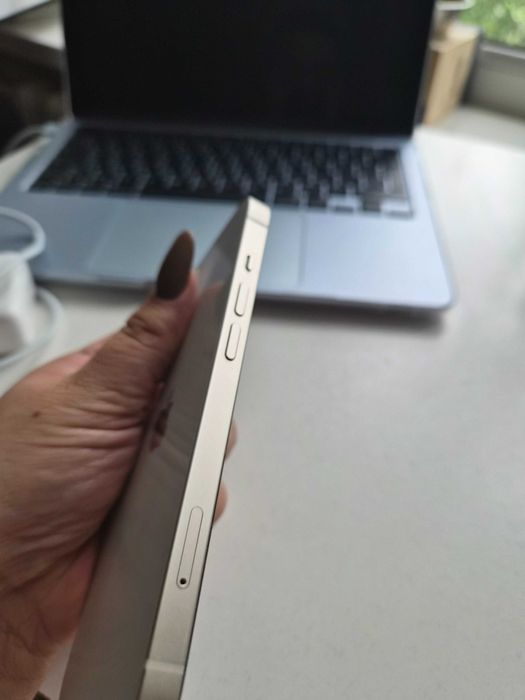 Продам IPhone 13 256gb