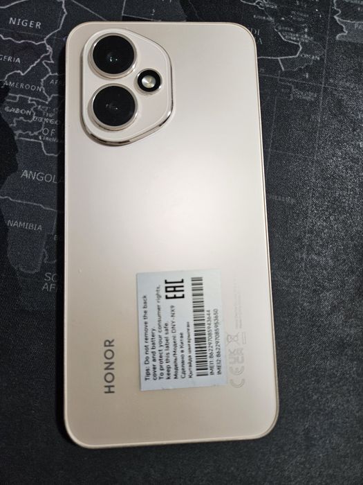 Honor 400 kafolati bilan dokumenti bor