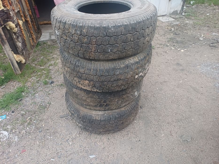 Продам резину б/у  на месте посмотрите