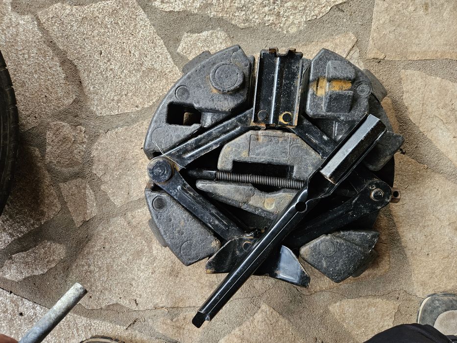 Резервна гума патерица за Ford Kuga 155 70 17