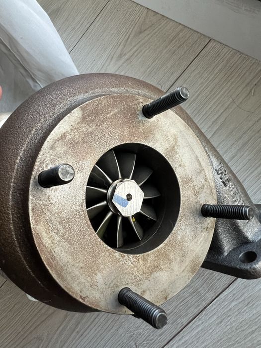 Turbina/turbosuflanta noua garret (m33) A/R50