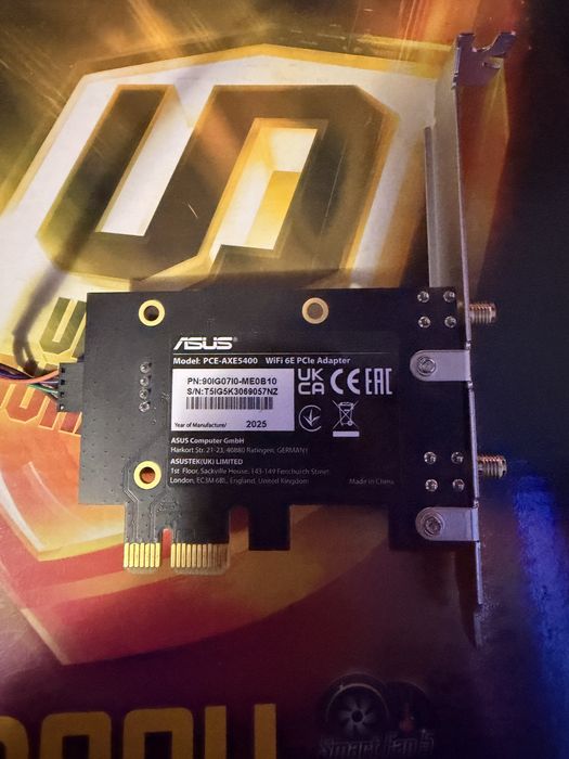 Adaptor de rețea PCIe cu Wi-Fi 6E + Bluetooth 5.2. Asus