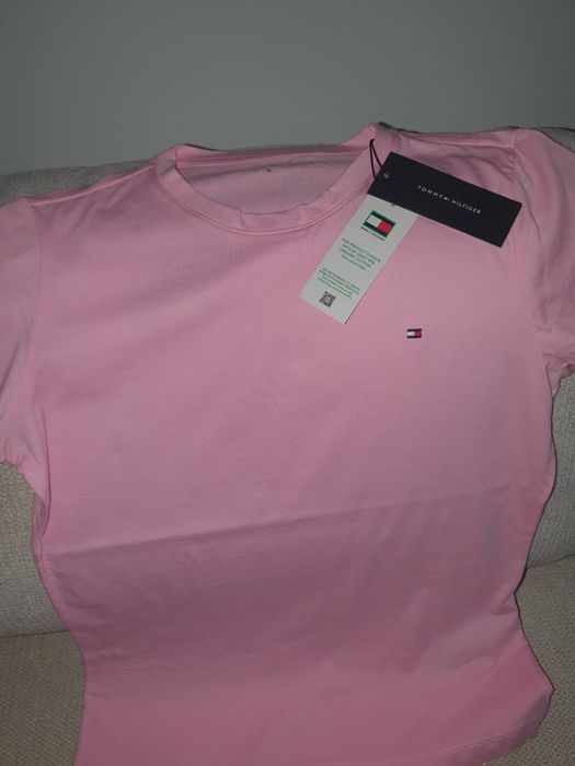 Vand tricou dama - Tommy Hilfiger ! Nou cu eticheta !