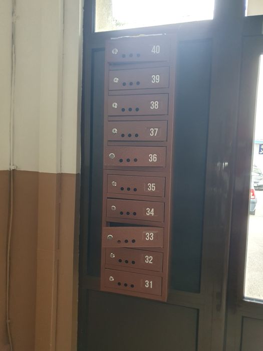 Vând set cutii poștale