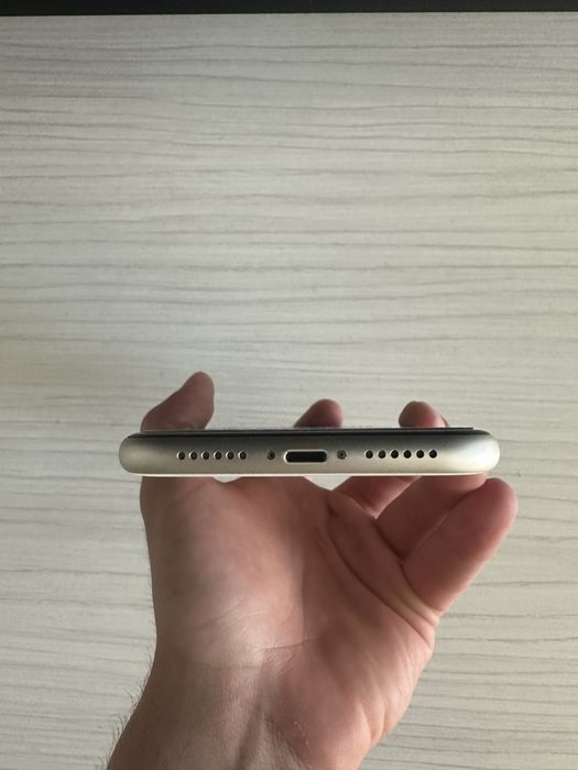 Iphone 11 Alb 64GB