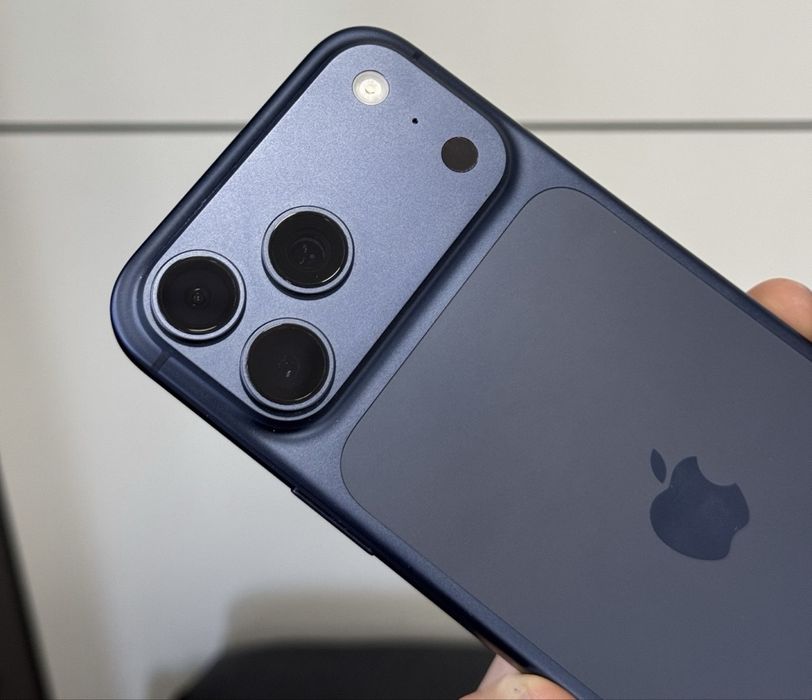 Apple iphone 17 pro max. Yettel от 05.11.25г. 36 м-ца гаранция