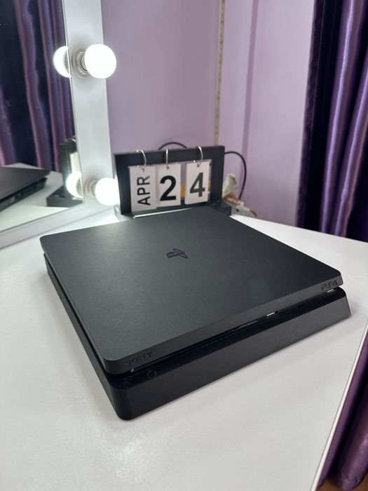 PS4 Slim 1TB + controller | Stare foarte bună