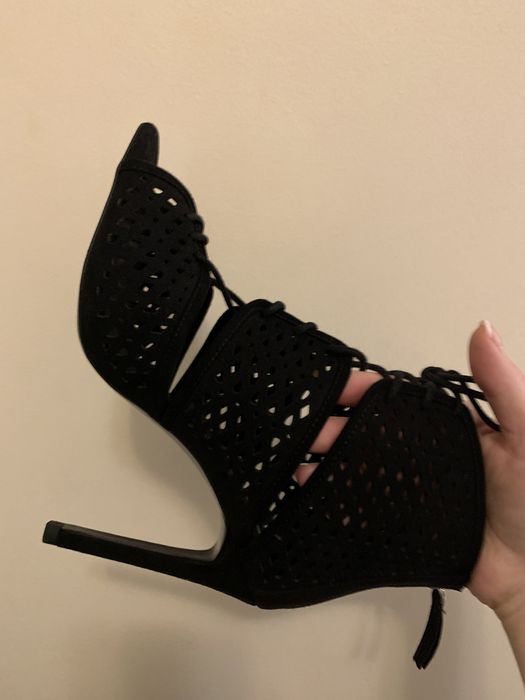 НОВИ сандали ZARA